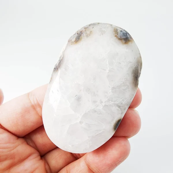 Let stillness settle into your body as you hold the Argentine Agate Geode Palm Stone. Earthy, grounding, and quietly protective, it steadies scattered energy while opening space for inner awareness.