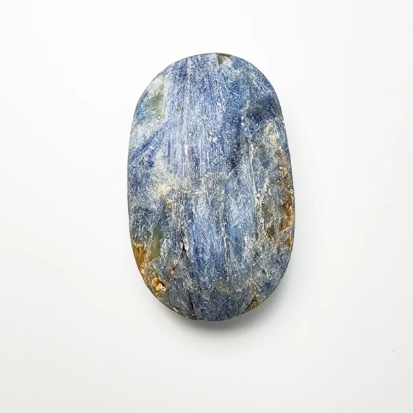 Let your thoughts soften and your voice flow freely as you hold the Kyanite Palm Stone. Calm, clarifying, and naturally aligning, it supports clear expression while restoring inner peace.