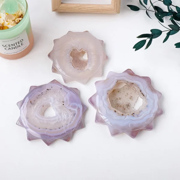 Radiant and uplifting, this Druzy Agate Sunflower embodies confidence, motivation, and creative flow. Hand-carved with a sparkling druzy center, it reflects warmth and inner strength while encouraging inspired action. Displayed as a symbolic accent, it brings joyful energy and purposeful momentum into your space.